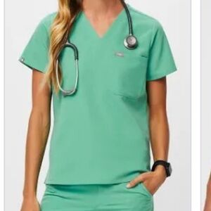 Figs surgical green scrub top